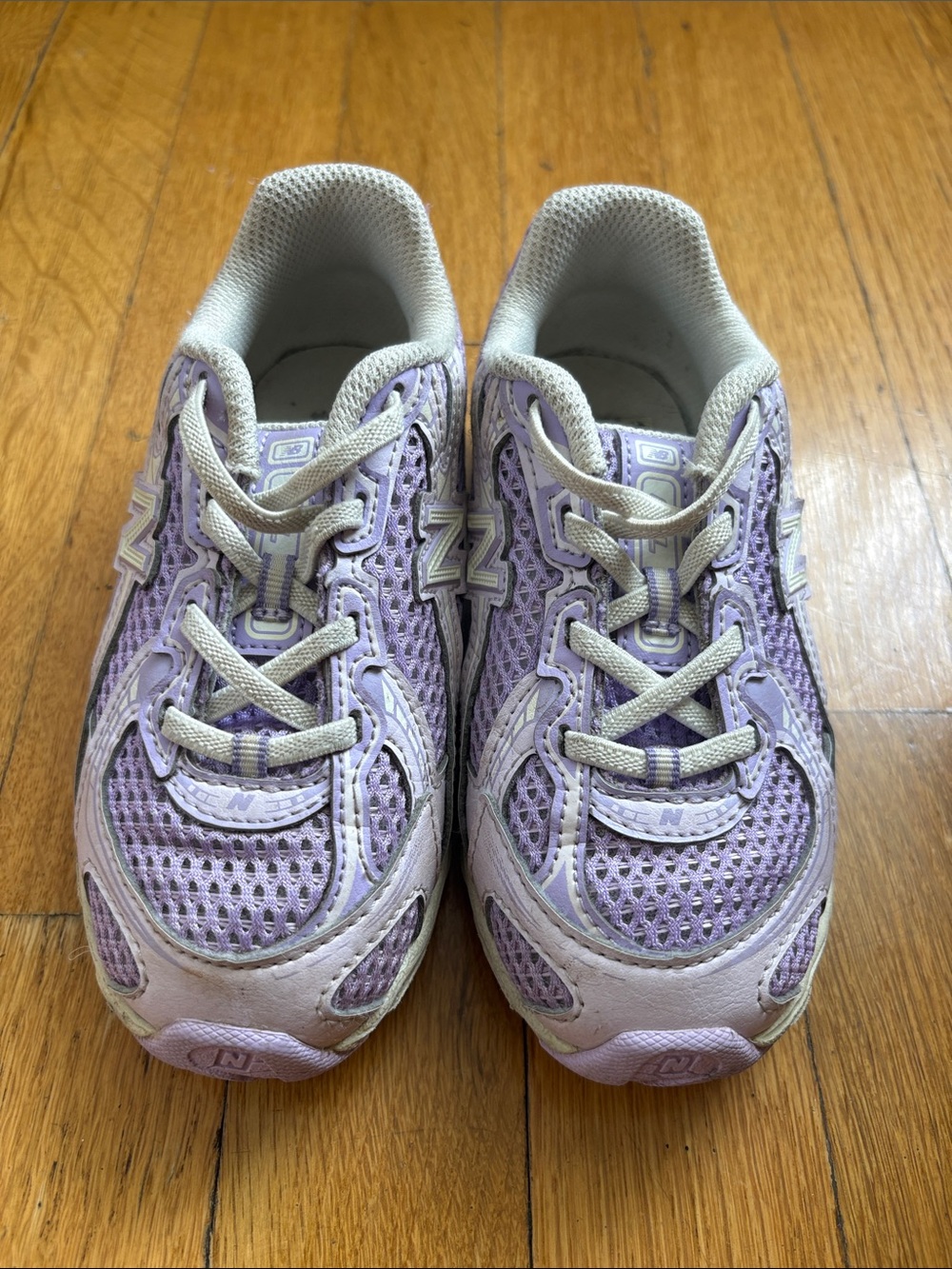 New Balance 740 sneakers Lavender Mesh withWhite Accents size 10